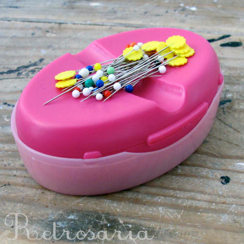 Clover Magnet pin caddy - Image 2