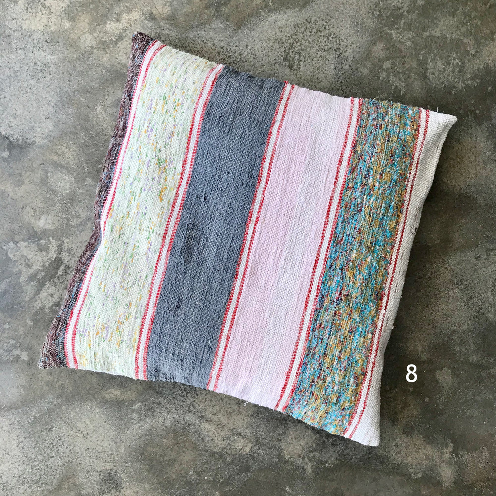 Handwoven rag pillow cover - Image 10
