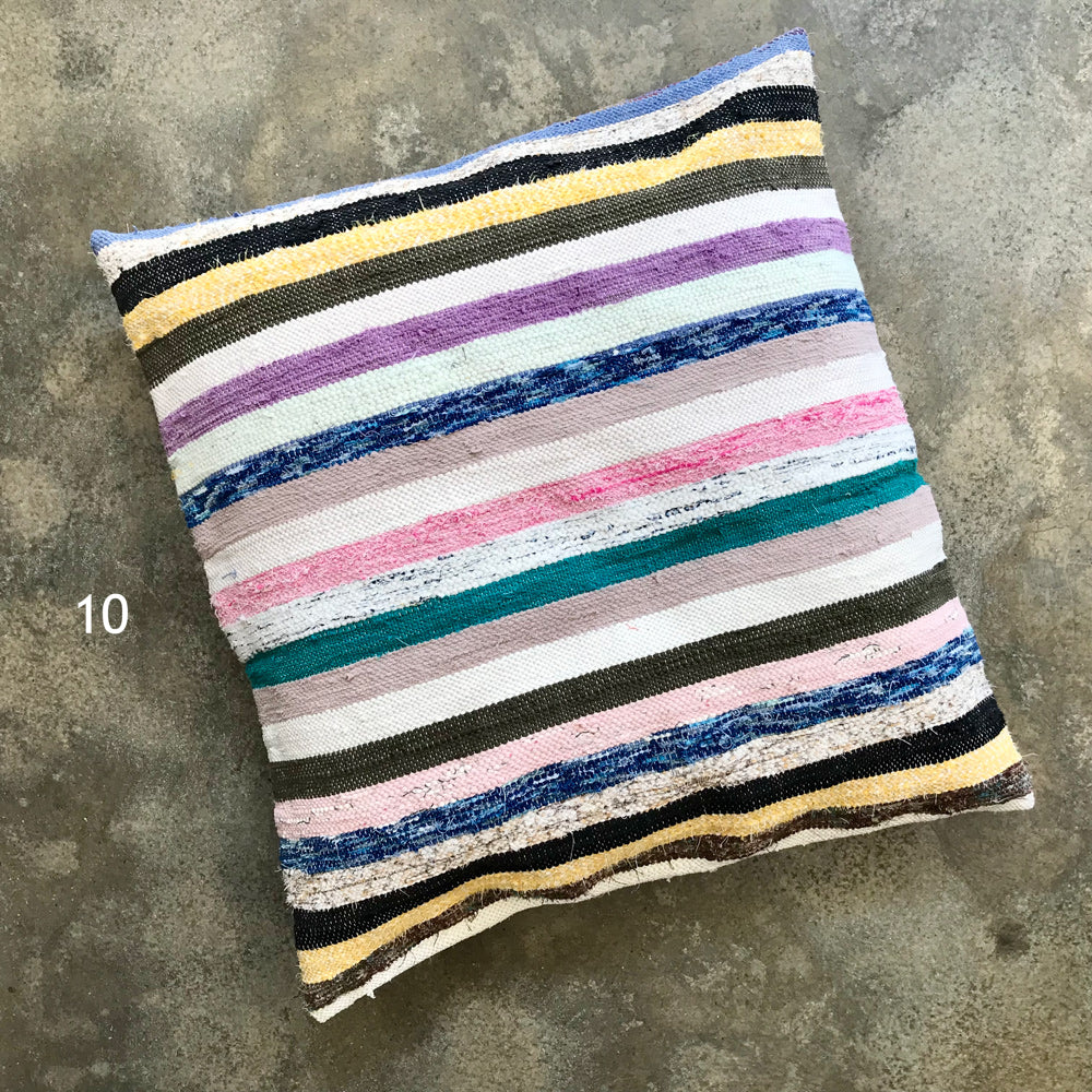 Handwoven rag pillow cover - Image 12