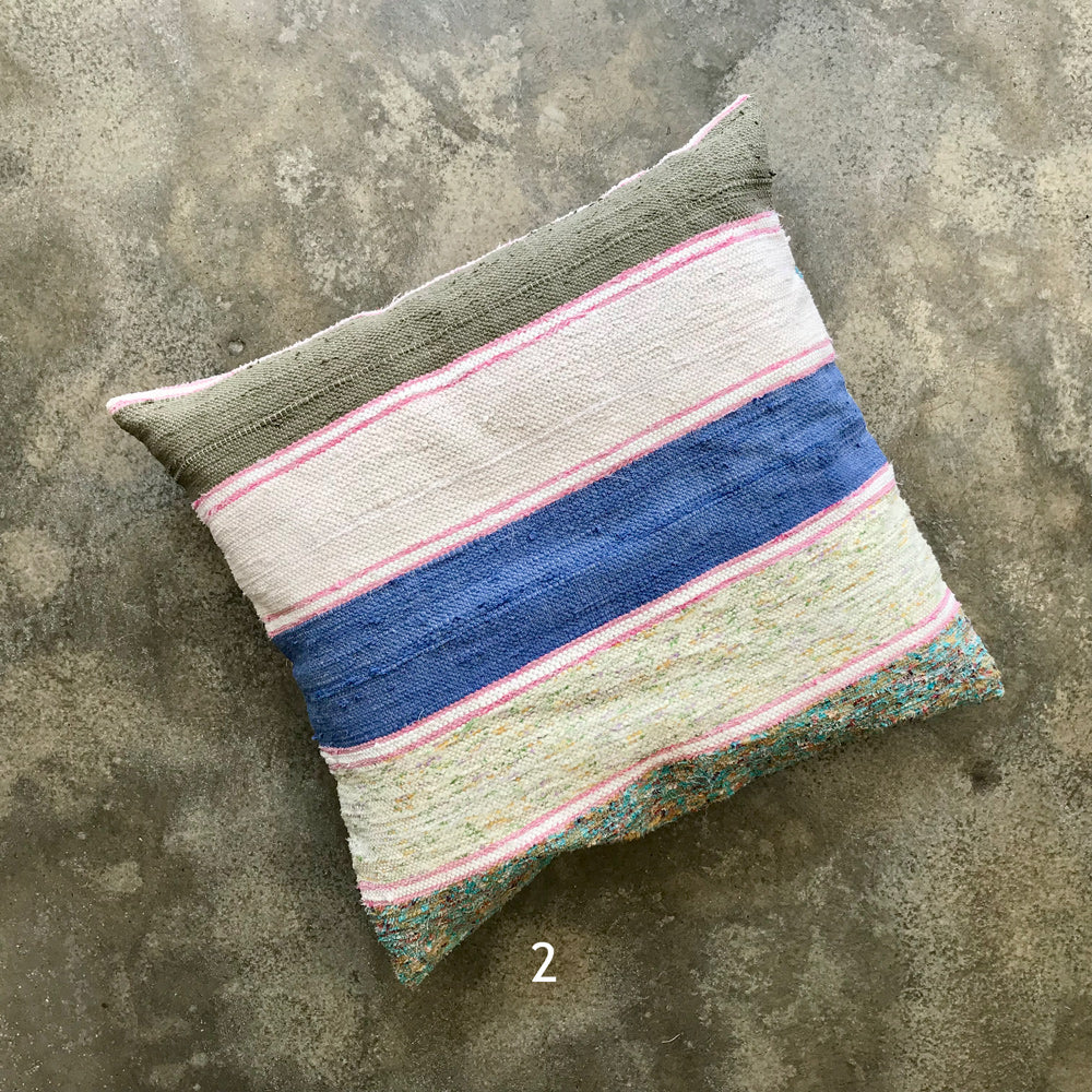 Handwoven rag pillow cover - Image 4