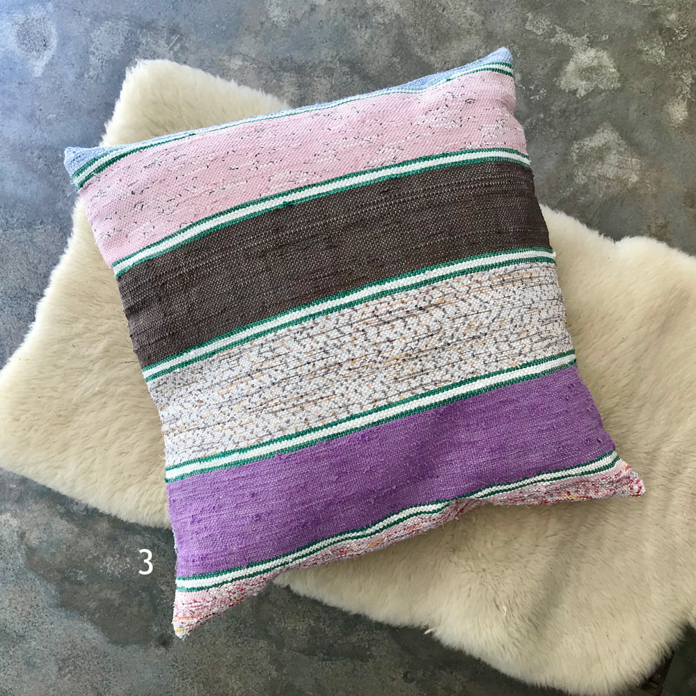 Handwoven rag pillow cover - Image 5