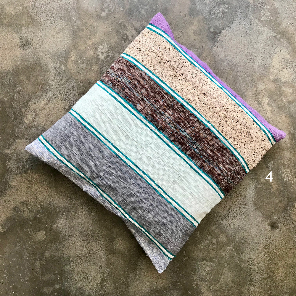 Handwoven rag pillow cover - Image 6