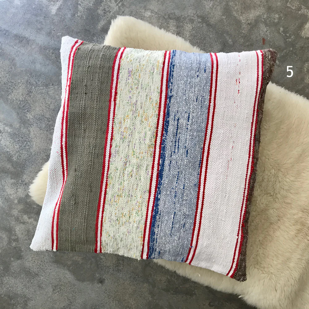 Handwoven rag pillow cover - Image 7