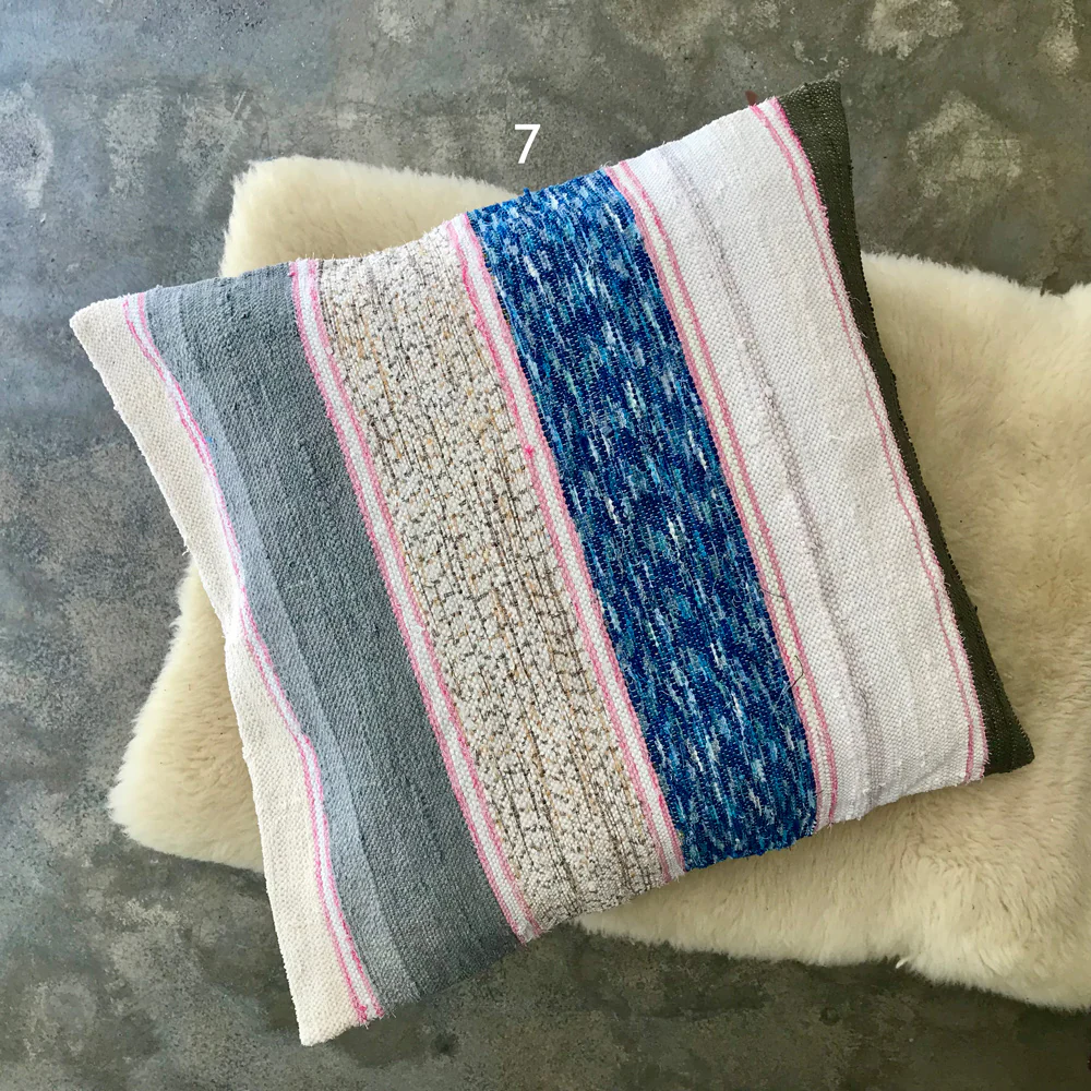 Handwoven rag pillow cover - Image 9