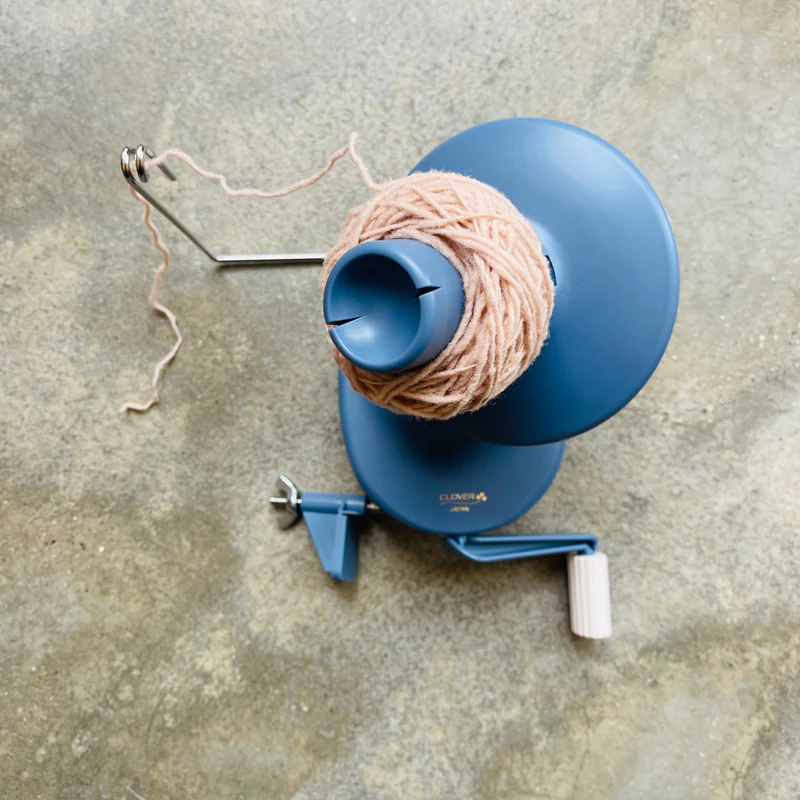 Clover Yarn Ball Winder - Image 2