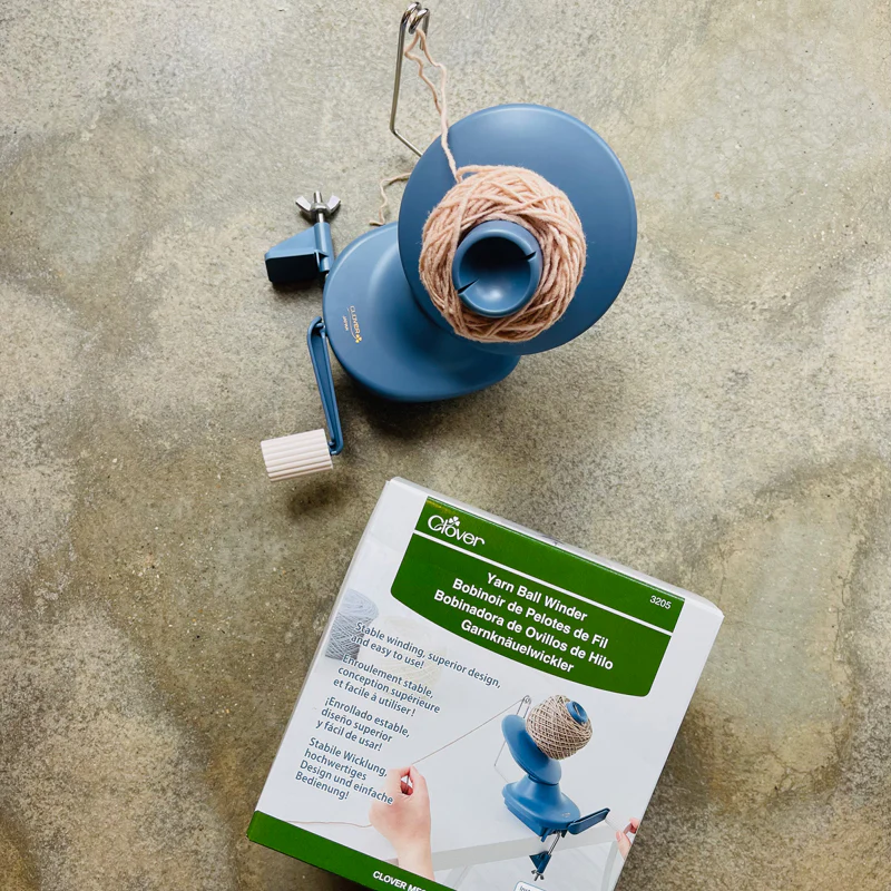 Clover Yarn Ball Winder - Image 3