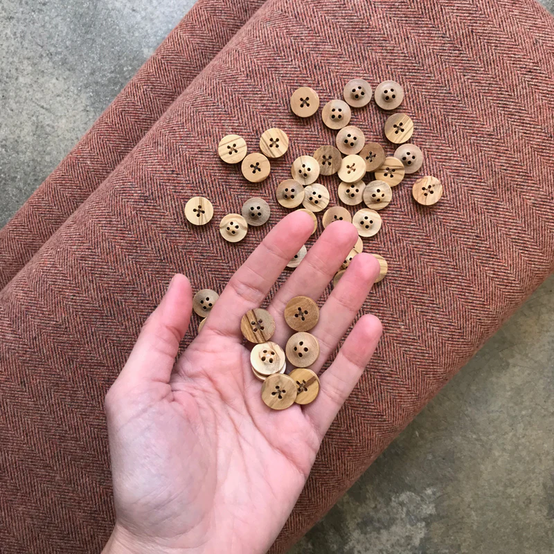Wooden Buttons 002 wholesale (50pcs) - Image 3